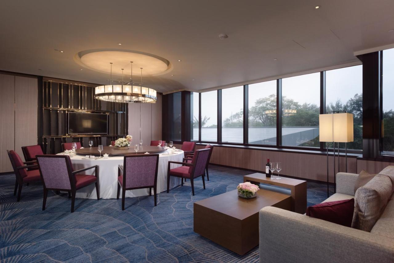 ホテル クラウン プラザ 台南 エクステリア 写真 The Club at The Landmark, Hong Kong