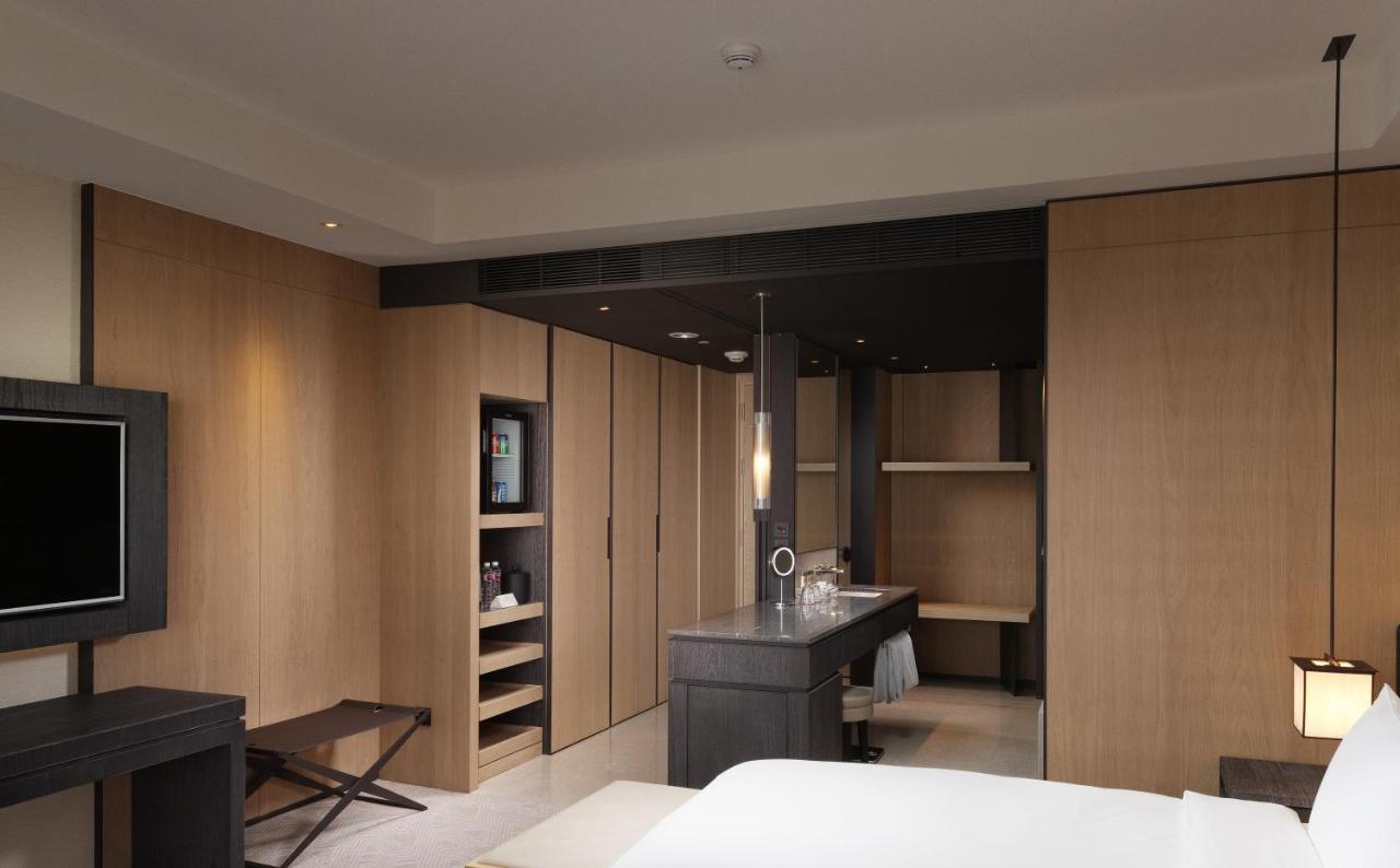 ホテル クラウン プラザ 台南 エクステリア 写真 A room at the hotel
