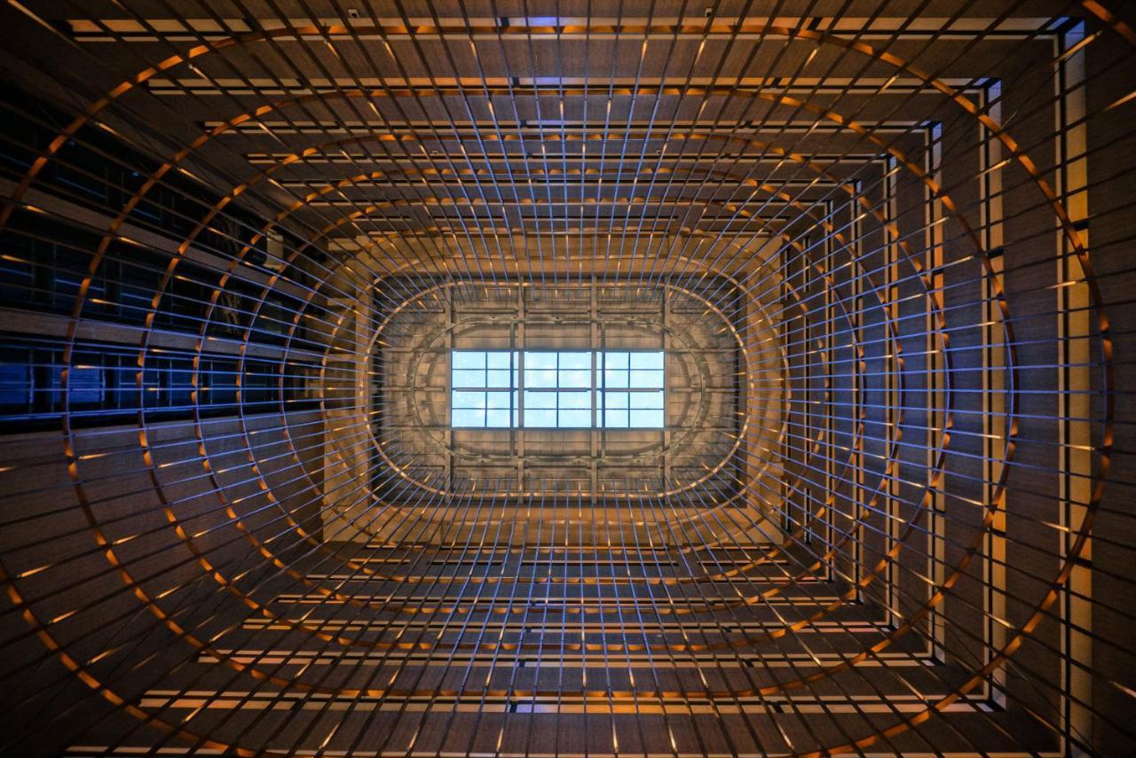 ホテル クラウン プラザ 台南 エクステリア 写真 The ceiling of the main atrium