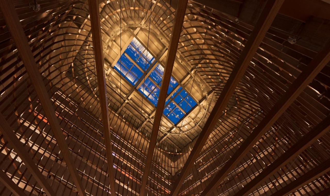 ホテル クラウン プラザ 台南 エクステリア 写真 The ceiling of the main atrium