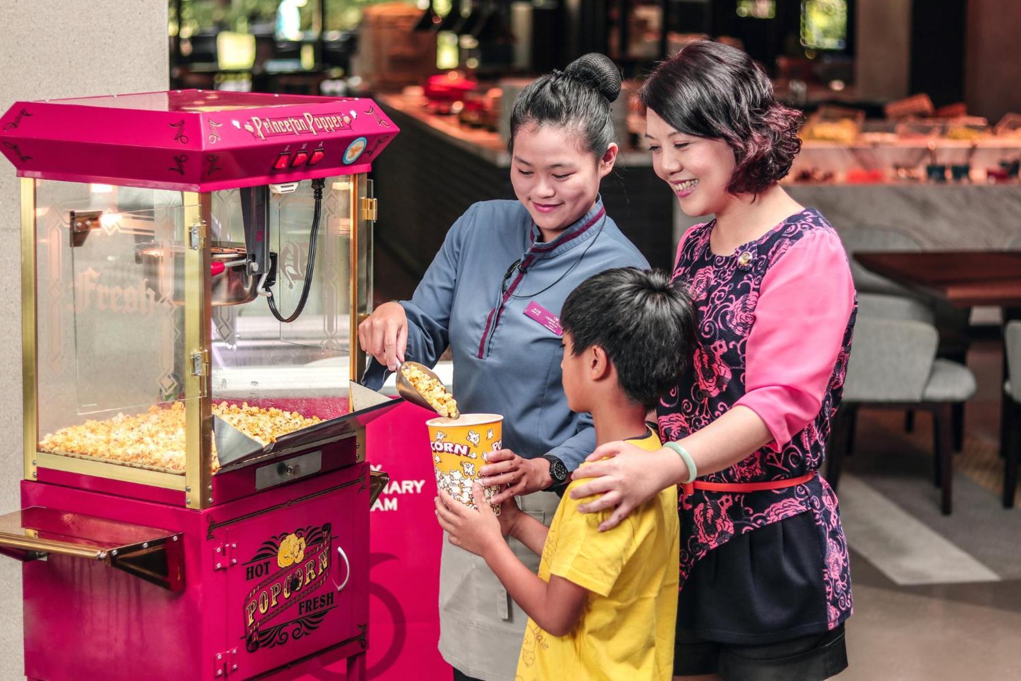 ホテル クラウン プラザ 台南 エクステリア 写真 A popcorn machine